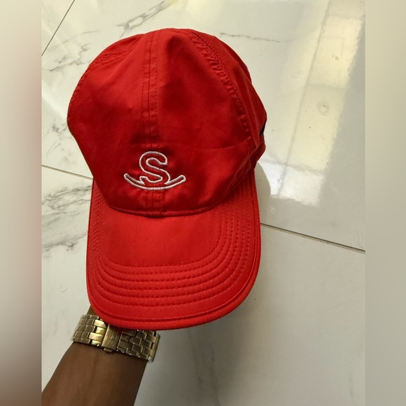 Red Nike Featherligth DRIF-FIT Hat - Picture 1 of 4